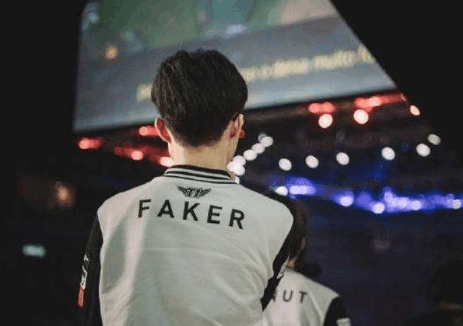 Ninjas in Pyjamas 教练：我们有点太过于依赖中单了