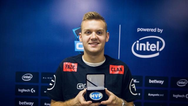 资讯只有抱定必死的决心 才能使其生涯光辉绽放