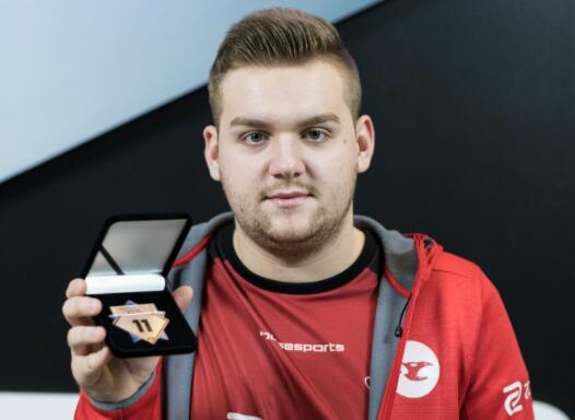 LNG官方：Doinb正式离队 双方将探寻其他合作方式