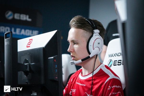 FPXvsAL季后赛首发名单公布：Ale直面Zdz，香克斯交手Care